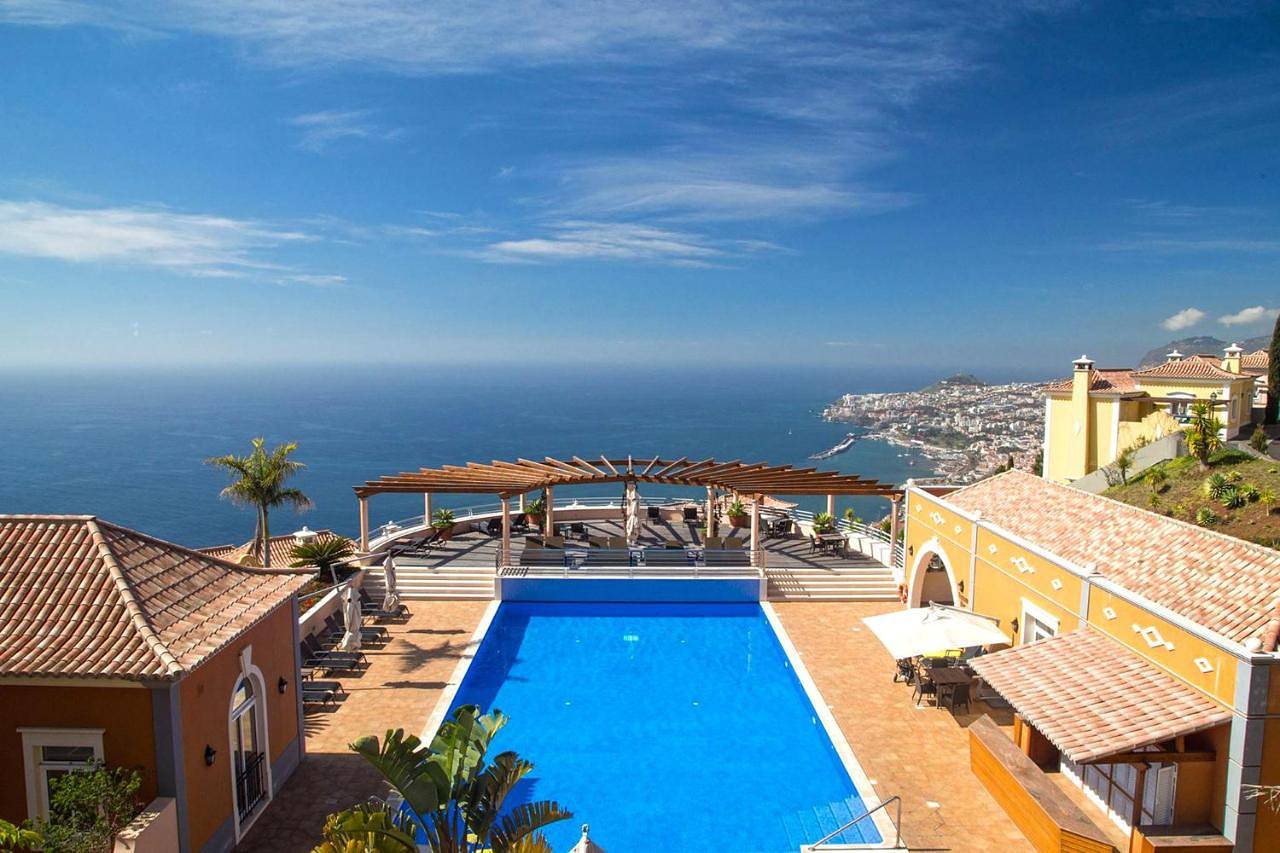 Balancal Apartments and Villas Palheiro Village by Holiday Rental Madeira in São Gonçalo, Madeira