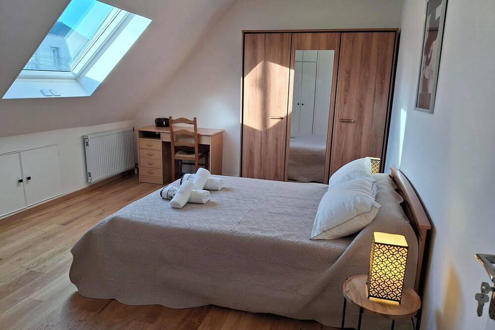 4-bedroom house • Garden - 8 people - Professionals & Families - Near Paris in Saint-Denis, Seine-Saint-Denis