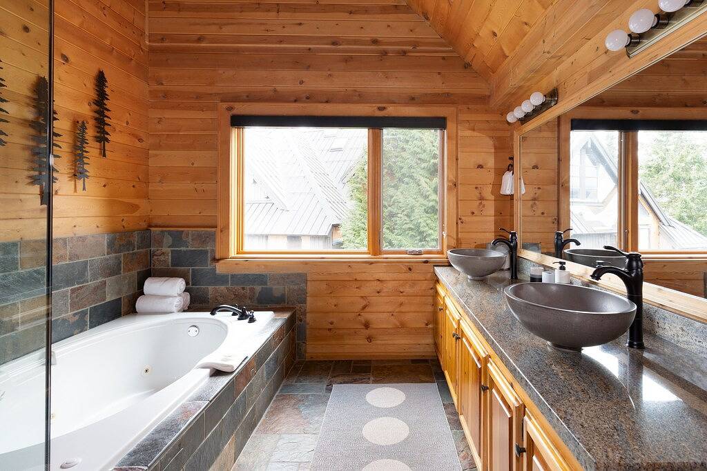 Pinnacle Ridge # 34 | Ski-in Ski-out | 6 Br, 6 Bad, Schlafmöglichkeiten für 14 in Whistler, Whistler Blackcomb