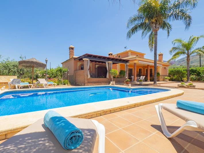Casa rural para 6 personas, con terraza y jardín en Alhaurín el Grande