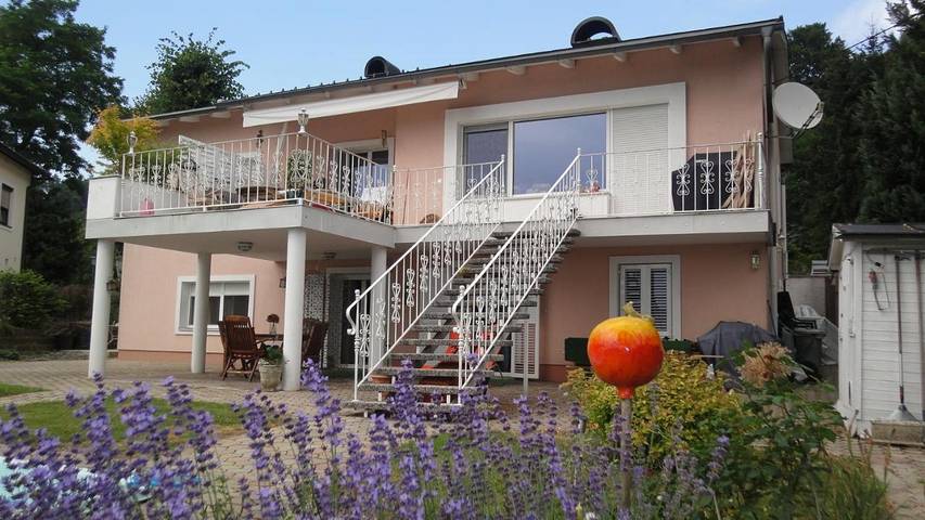 Ferienwohnung für 2 Personen, mit Pool und Garten sowie Seeblick und Ausblick, mit Haustier in Krumpendorf am Wörthersee - 2
