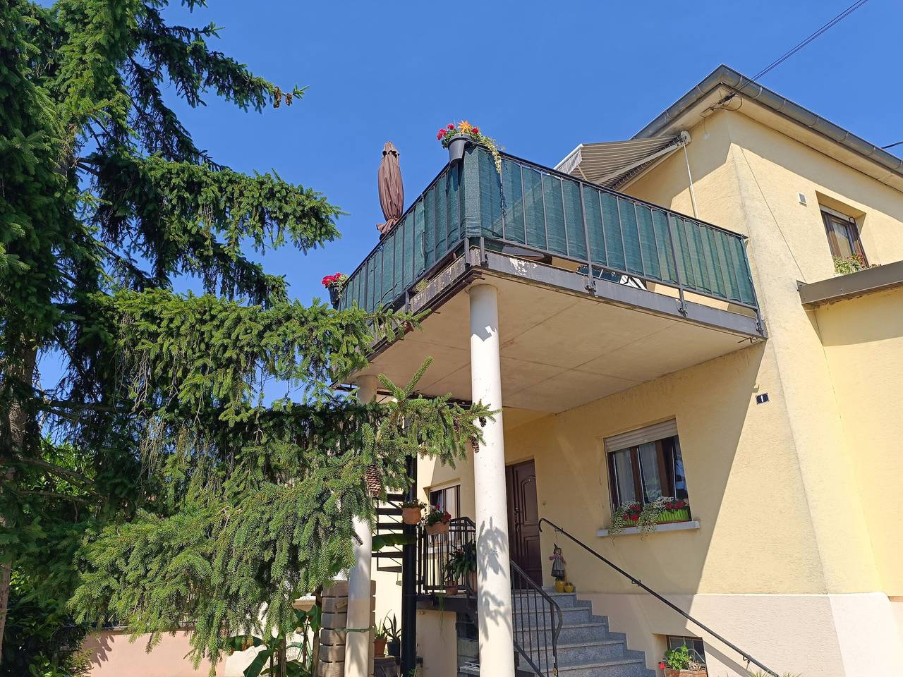 Appartement entier, Gîte confortable avec terrasse et parking à Jebsheim in Jebsheim, Région de Colmar