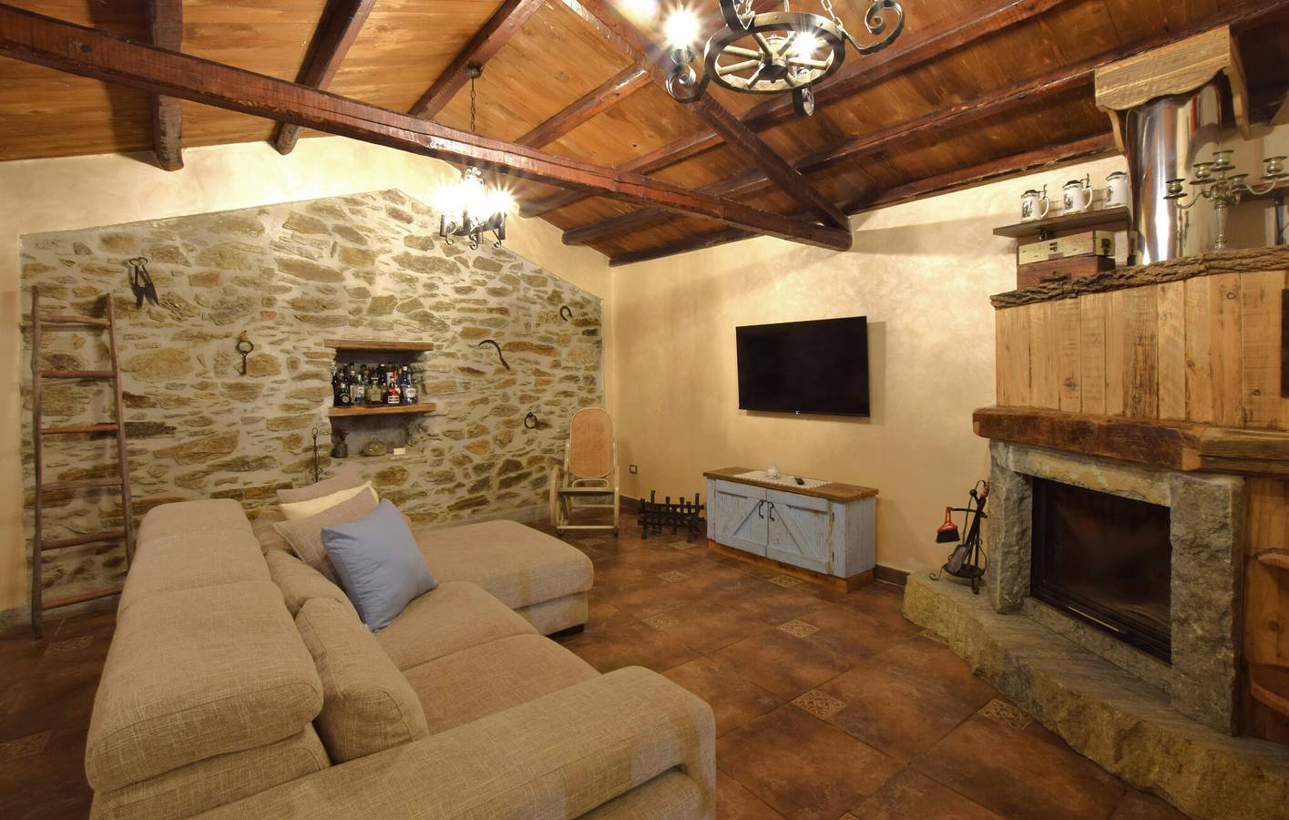 Seaside 150m² Apartment with Pool and Garden in Motta San Giovanni in Motta San Giovanni, Reggio Calabria Province