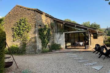 Location de vacances pour 5 personnes, avec piscine et jardin à Milhars