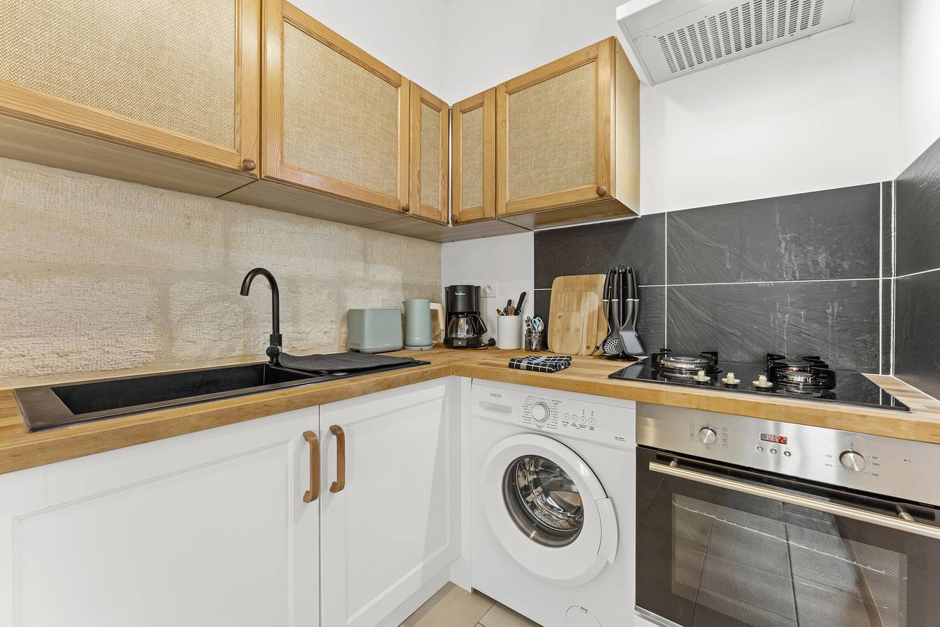 Apartamento entero, Apartamento espacioso y acogedor de 2 personas en el centro de Beaucaire in Beaucaire, Region de Nimes