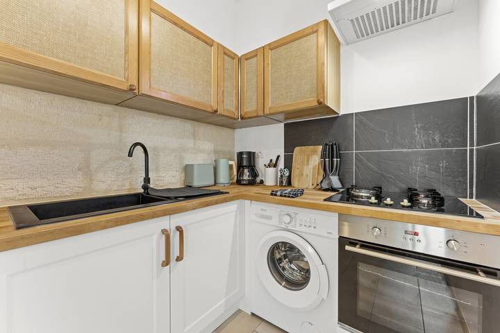 Hel lejlighed, Spacious and Cozy Apartment with Terrace in Central Beaucaire in Beaucaire, Nimes Området