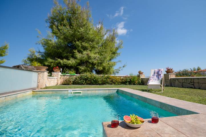 Villa für 4 Personen, mit Balkon und Terrasse sowie Garten und Ausblick