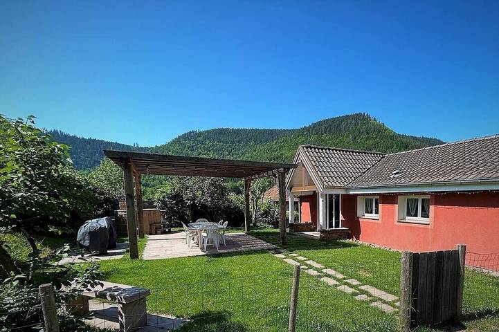 Ferienhaus für 6 Personen, mit Terrasse und Garten - 1