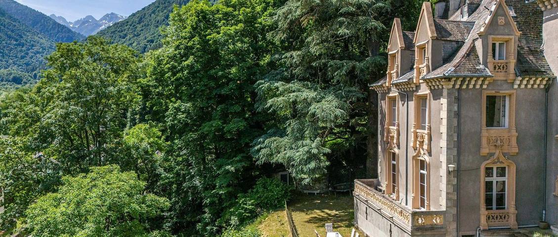 Château pour 14 personnes avec terrasse in Luchon-Superbagnères, Bagnères-de-Luchon