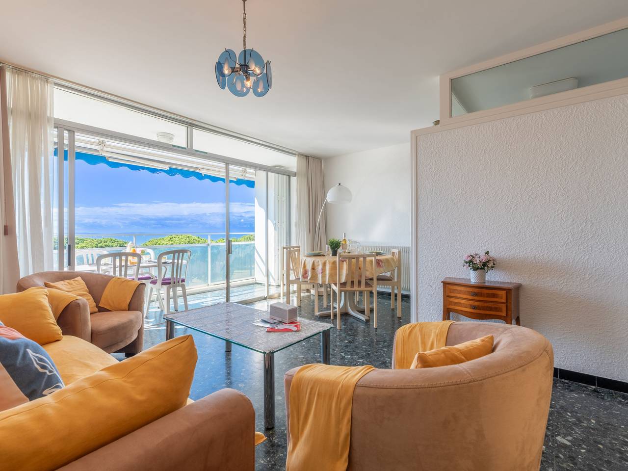 Apartamento entero, Le Mireille in Le Grau-du-Roi, Côte d'Améthyste