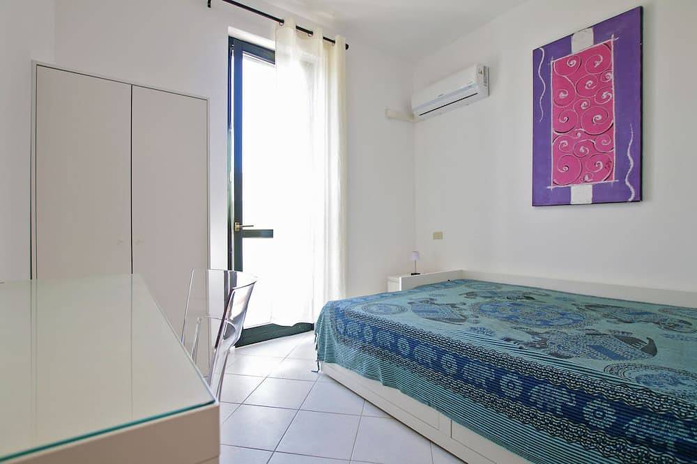 Apartamento entero, Villa Enjoy - 3 bedrooms, close to the beach, in complex with pool available in Contrada Pistavecchia, Provincia de Palermo