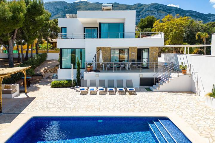 Villa pour 6 personnes, avec Vue sur l’océan ainsi que Jardin et Piscine à Dénia