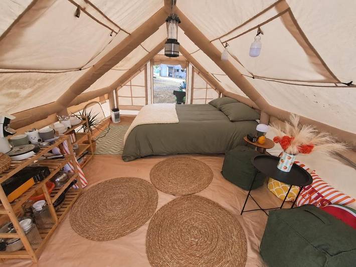Tente pour 2 personnes, avec Terrasse ainsi que Jardin et Vue dans les Hautes-Pyrénées