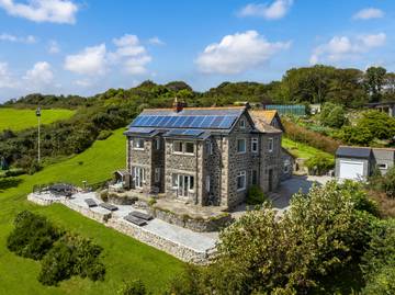 Cottage for 10 People in Coverack, Cornwall, Photo 1