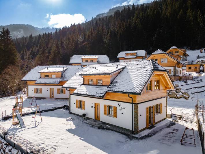 Chalet für 10 Personen, mit Whirlpool und Terrasse sowie Garten und Sauna