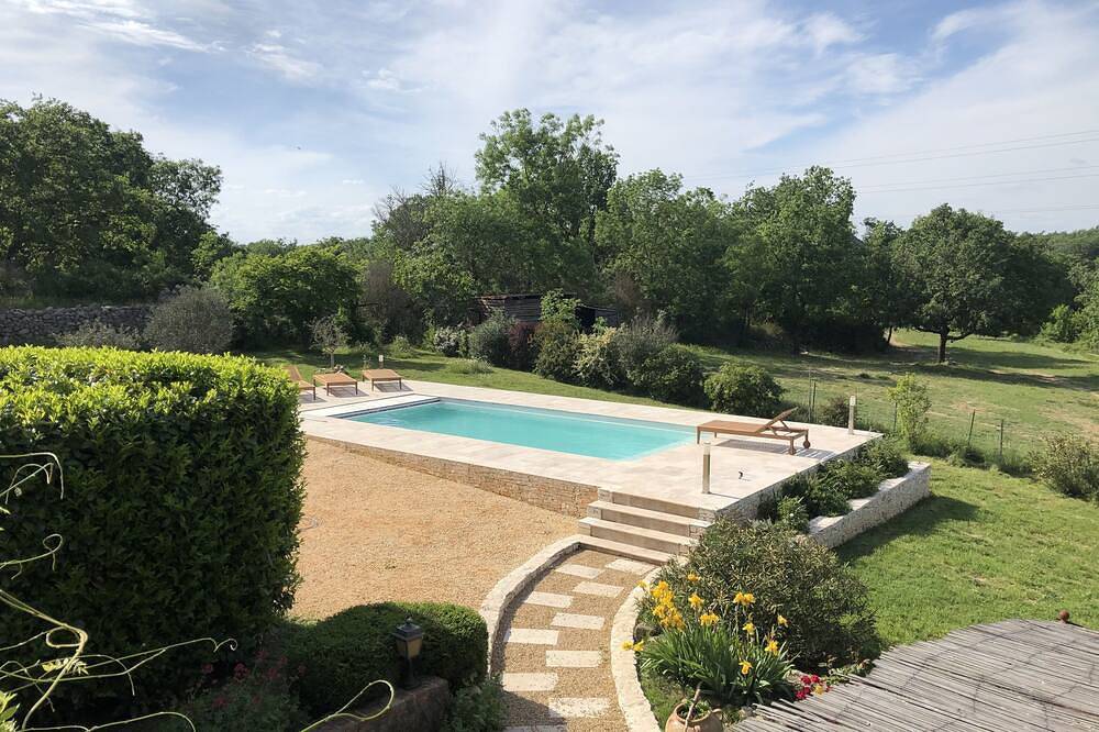 Mas de charme au pied du mont Bouquet proche d’Uzès dans un écrin de verdure in Bouquet, Région d'Alès