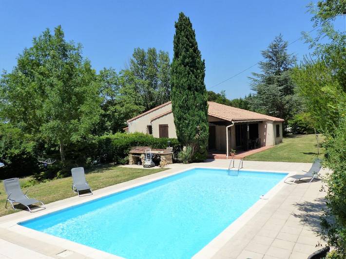Gîte pour 6 personnes, avec Terrasse ainsi que Jardin et Piscine