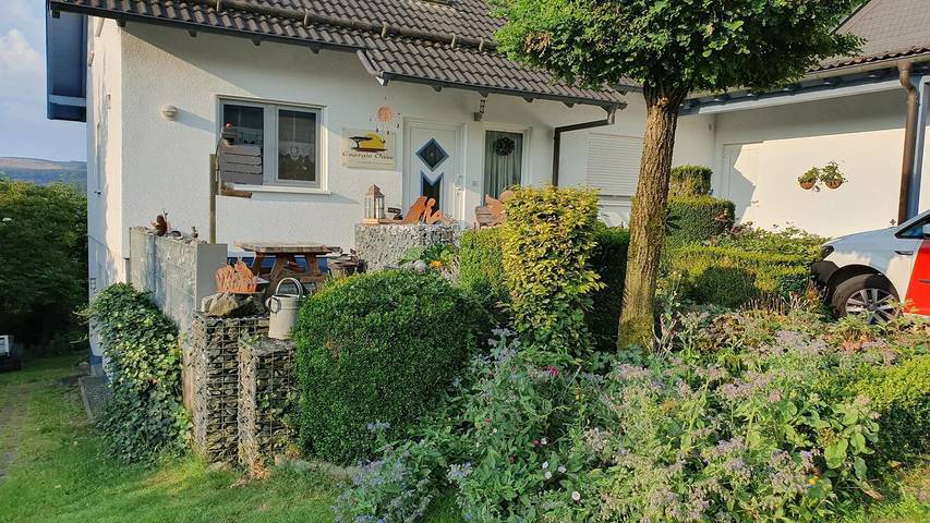 Ferienwohnung für 3 Personen, mit Terrasse und Garten sowie Pool in Winterberg