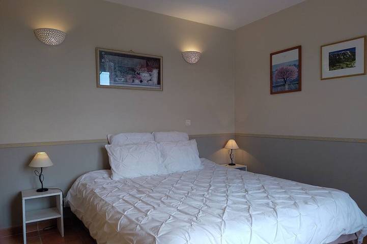 Location de vacances pour 2 personnes, avec jardin à Flassan - 2