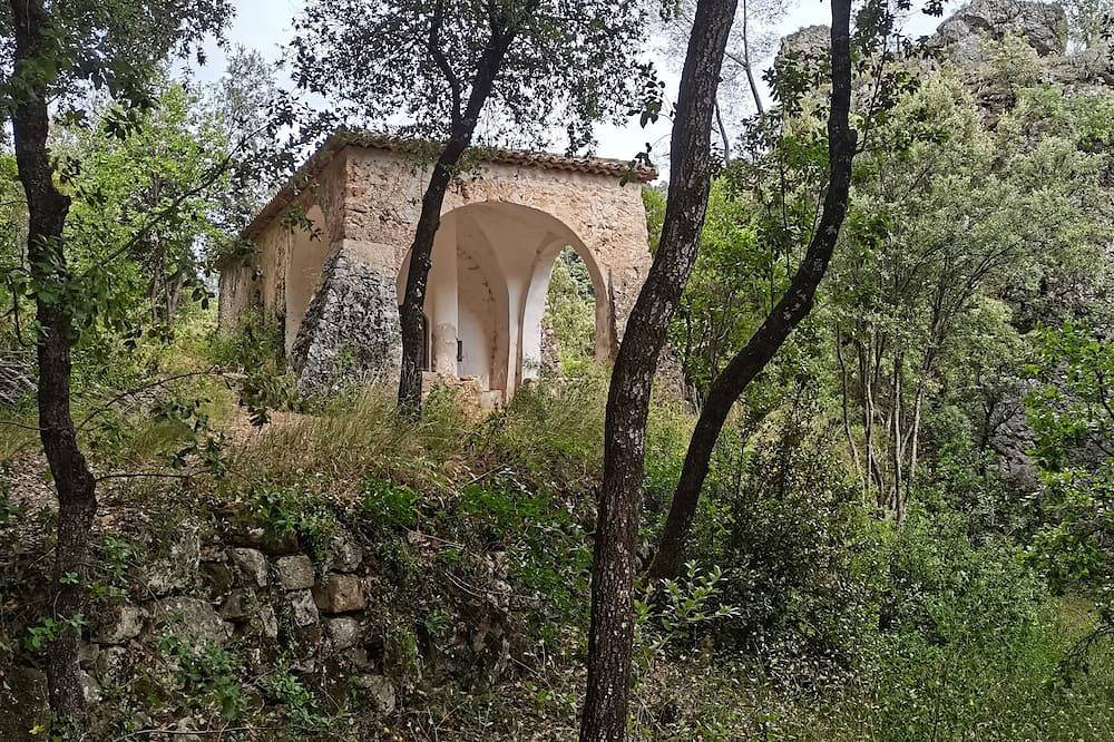 House in gated community with swimming pool in Saint-Cézaire-sur-Siagne, Region de Cannes