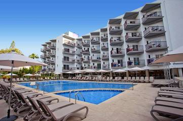 Hôtel pour 2 personnes, avec jardin et vue ainsi que piscine et bassin pour enfant à Palmanova (Espagne)