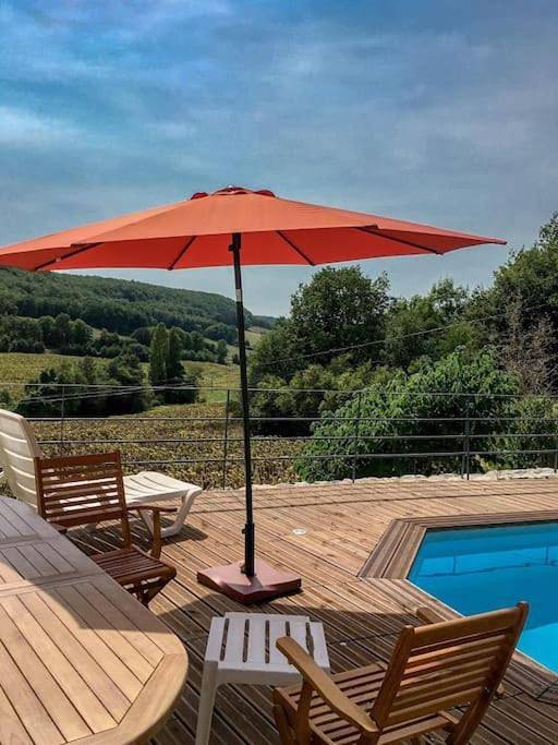 Location de vacances pour 6 personnes, avec Terrasse et Jardin ainsi que Piscine et Vue à Montcuq - 2