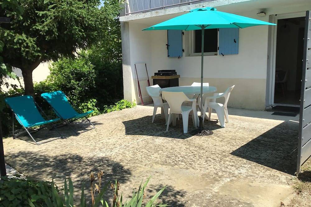 Appartement en rez-de-chaussé dans villa entre rivière et centre ville in Ruoms, Ardèche