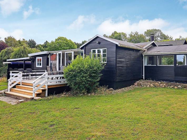 Ferieudlejning for 8 personer, med Terrasse i Holbæk