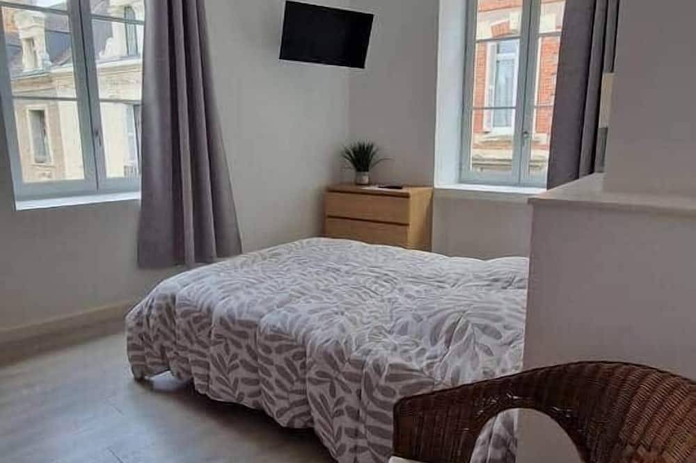 Entire apartment, Charming studio Bourgueil center in Bourgueil, Loire Valley