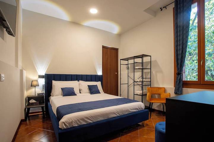 Appartamento intero, Stylish 3Br, 2Ba House Near Venice · Modern AC, Smart TVs, Sleeps 8 in Mestre, Venezia