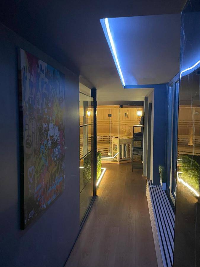 Hôtel pour 2 personnes, avec sauna ainsi que balcon et jacuzzi - 1