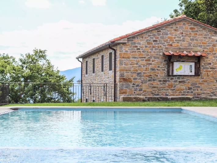 Location de vacances pour 31 personnes, avec piscine et balcon à Sansepolcro - 2