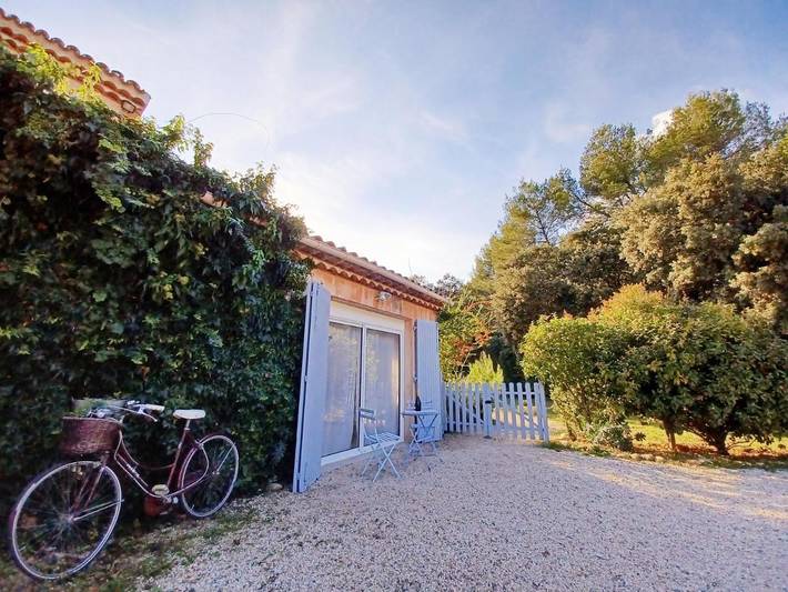 Gîte pour 3 personnes, avec jacuzzi et jardin, animaux acceptés à Peyrolles-en-Provence - 2