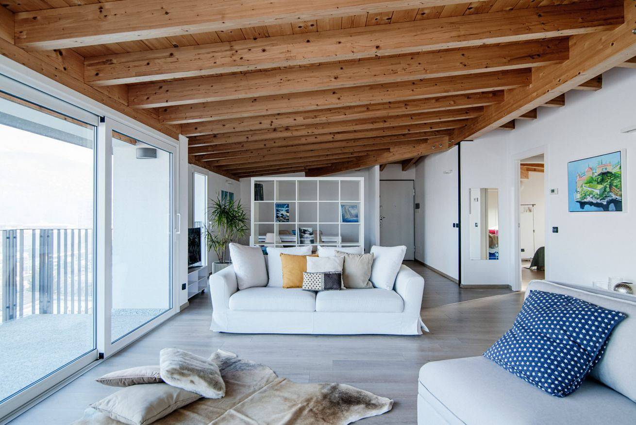 Ganze Wohnung, White Attic in Lipomo, Brianza