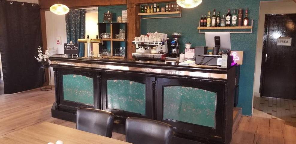 Hôtel pour 3 personnes, avec jardin ainsi que terrasse et piscine à Trémeur - 3