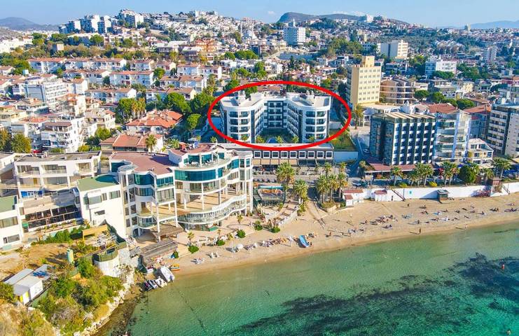 Apartamento para 3 personas, con balcón y piscina además de vistas y jardín en Kusadasi