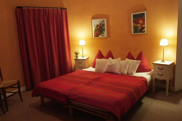 Location de vacances pour 8 personnes, avec terrasse ainsi que sauna et jardin à Lacoste - 4