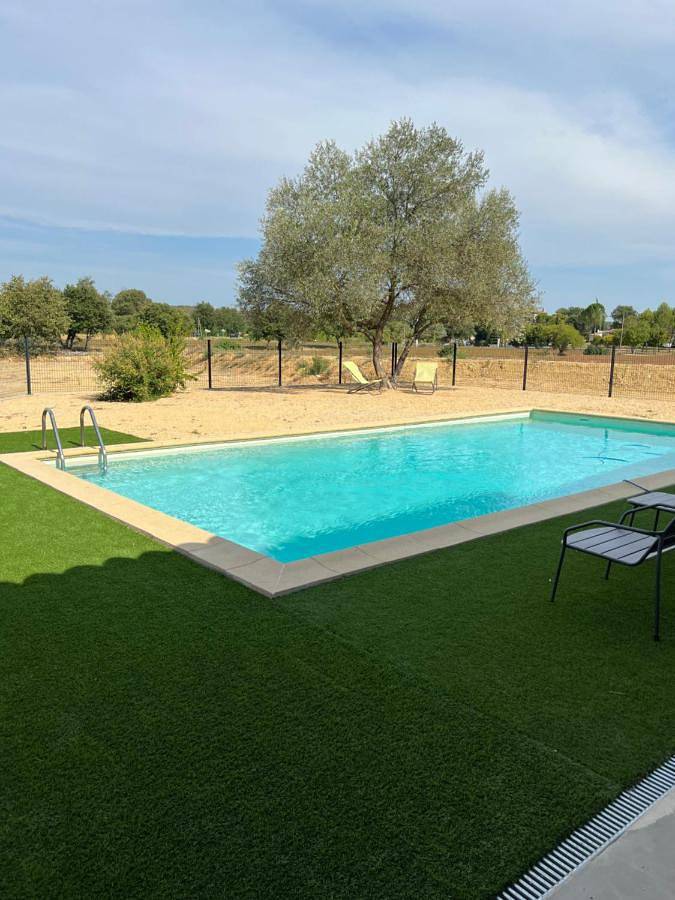 Location de vacances pour 8 personnes, avec jardin ainsi que vue et piscine à Sauve - 4