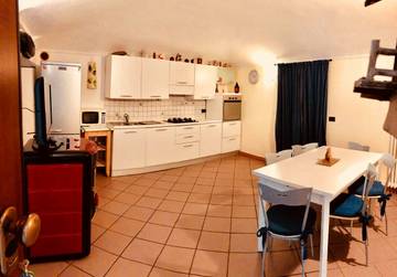 Gîte pour 4 personnes, avec balcon dans Nus
