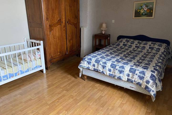 Gîte pour 15 personnes, avec jardin, animaux acceptés dans Montchevrier - 3