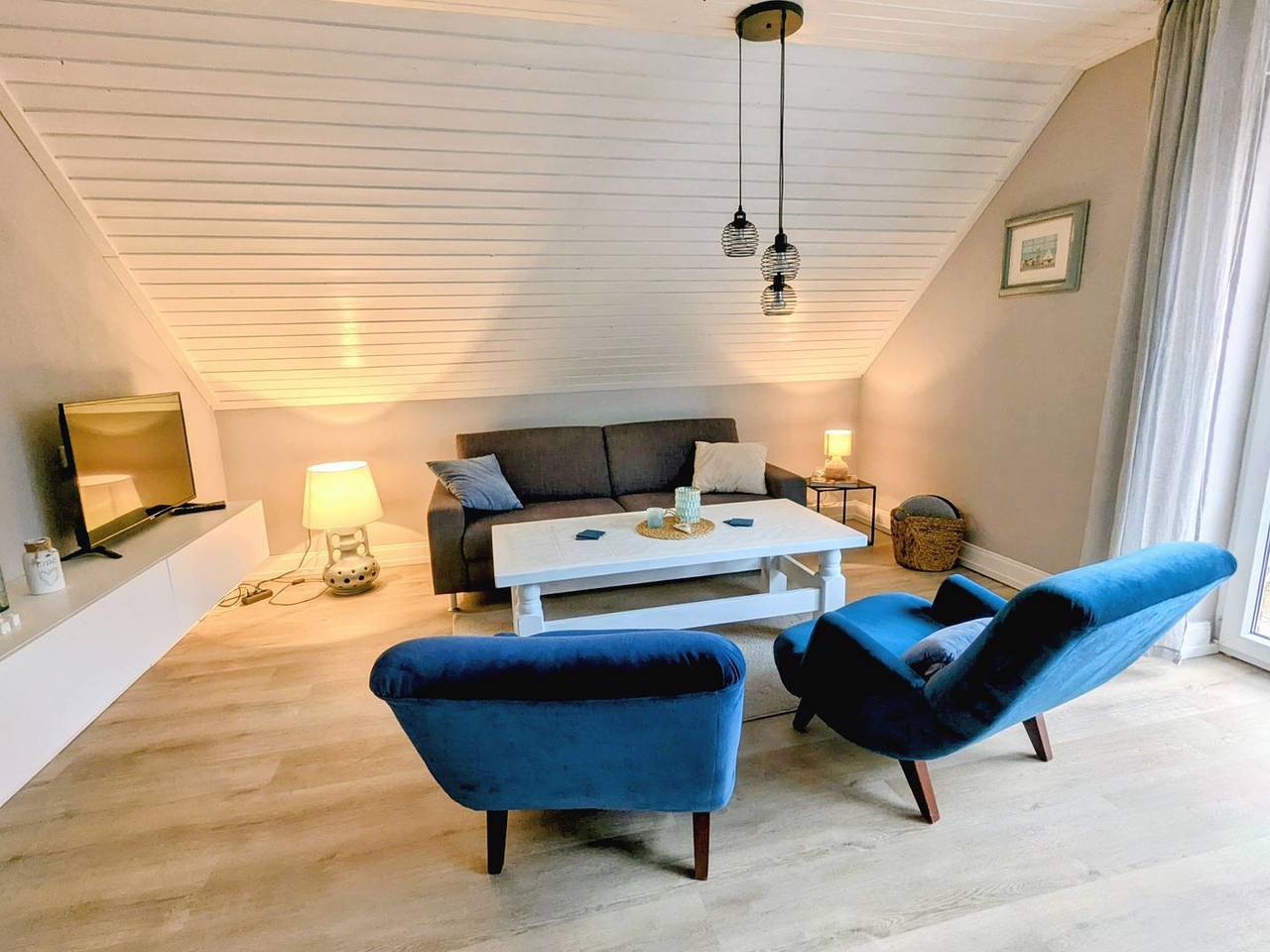 Ganze Wohnung, Ferienwohnung Meeresbrise Norddeich: Komfortabler Rückzugsort nahe Sandstrand in Strand Norddeich, Norddeich