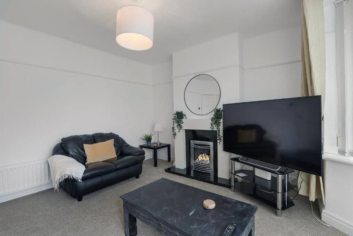 Pass the Keys | Seaside Sanctuary, Cullercoats – Walk to the Beach in Tynemouth, North Tyneside
