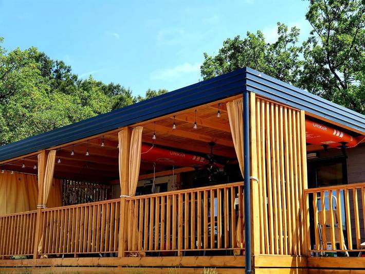 Camping pour 6 personnes, avec bassin pour enfant et vue ainsi que piscine et terrasse, adapté aux familles dans Primorje-Gorski Kotar - 4