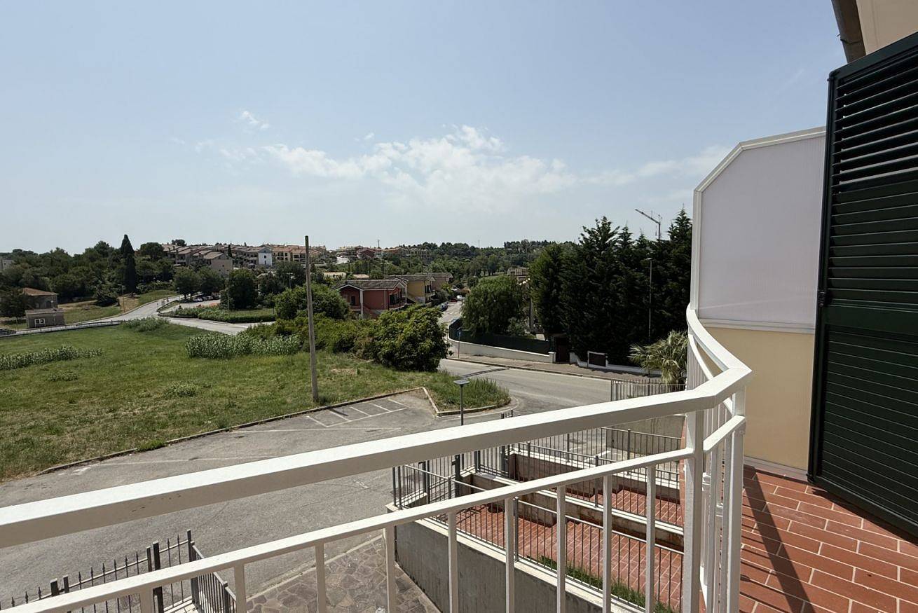 Apartamento entero, P068 - Porto Recanati, new two-room apartment with panoramic terrace in Porto Recanati, Costa Adriatica Marcas