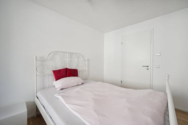 Ganze Wohnung, Design 3-Zimmer-Wohnung. Bauhaus I Balkon I Zentrum Bb I Familie & Haustiere in Böblingen, Landkreis Böblingen
