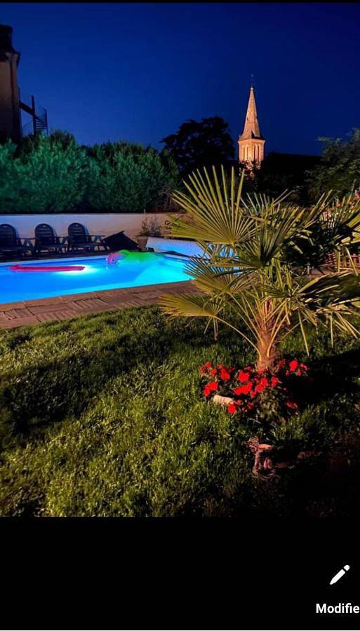 Maison d’hôte pour 2 personnes, avec piscine ainsi que jardin et vue, adapté aux familles dans Allier - 4