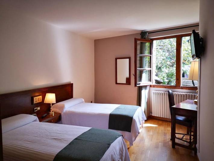 Hotel para 4 personas, con vistas - 1