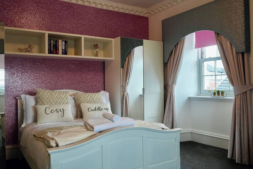 6Br House with Butler, Sauna and Hot Tub in Glasgow in Nord Lanarkshire