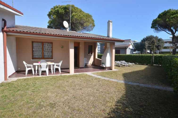 Appartement de vacances entier, Appartement de vacances avec climatisation et terrasse  in Bibione, Province de Venise