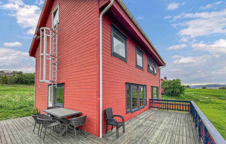 Ferienhaus für 16 Personen, mit Terrasse und Garten sowie Sauna in Alta